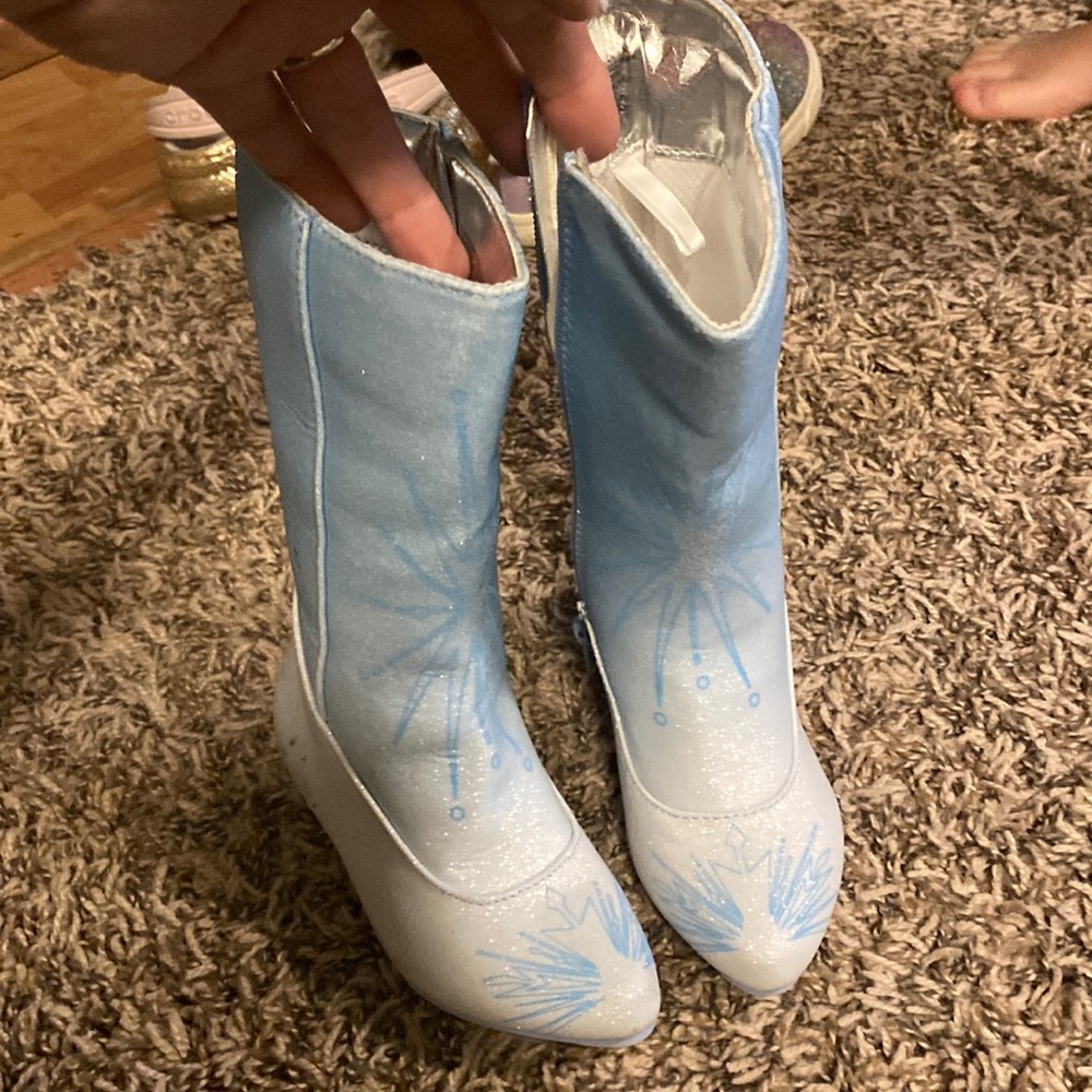 Disney Size 7/8 toddler Boots